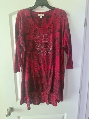 ONE WORLD Red Paisley Rhinestone Tunic Top